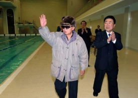 Vůdce Kim Čong-il, jehož Park vyzval, aby odstoupil.